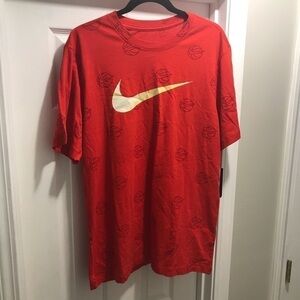𝅺NIKE‎ Mens Swoosh Basketball T-Shirt